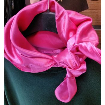 Pink színű, szatén kendő