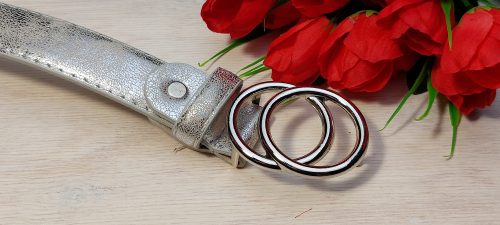 Női öv- Ezüst színű női öv fém csattal 29mm.