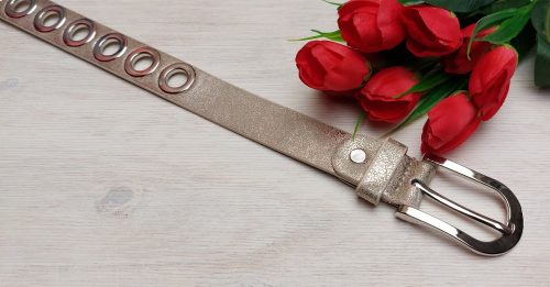 Női öv- Aranyszínű női öv ezüstszínű fém csattal 25mm.