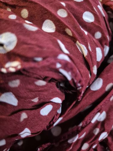 Tavaszi  nyári női sál bordó alapon fehér minta